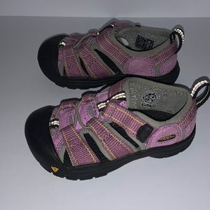 TODDLER PINK WATERPROOF KEEN SANDALS SZ 7